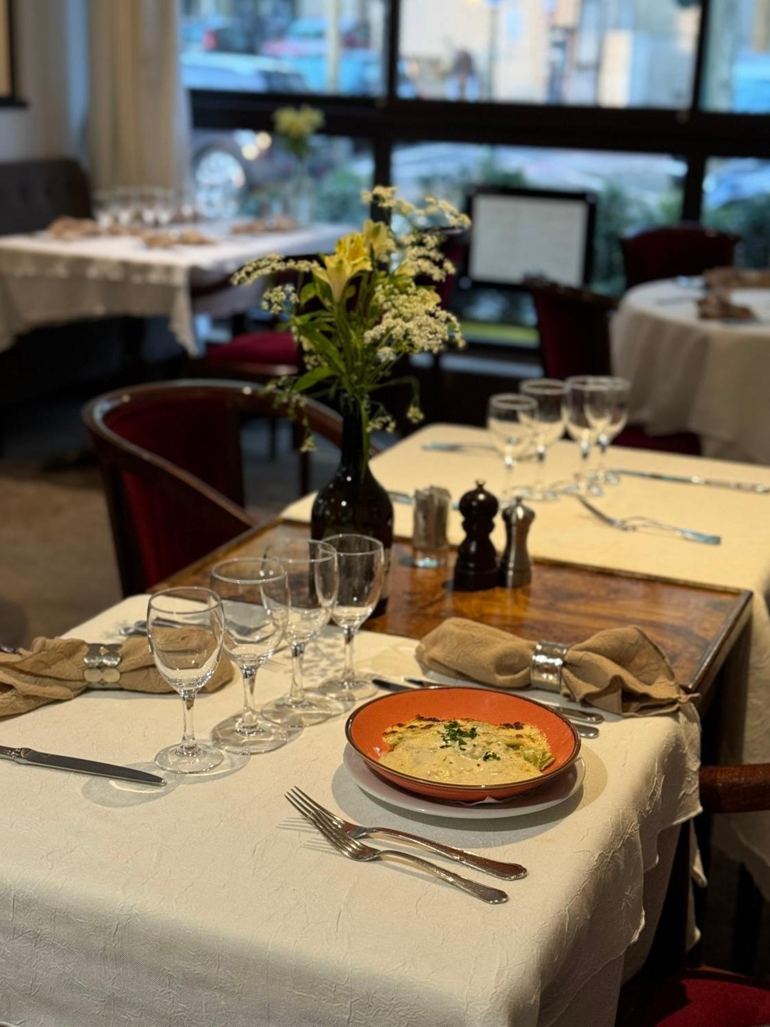Hotel Paris Vesinet- Logis Hotel Restaurant Le Vésinet Eksteriør bilde