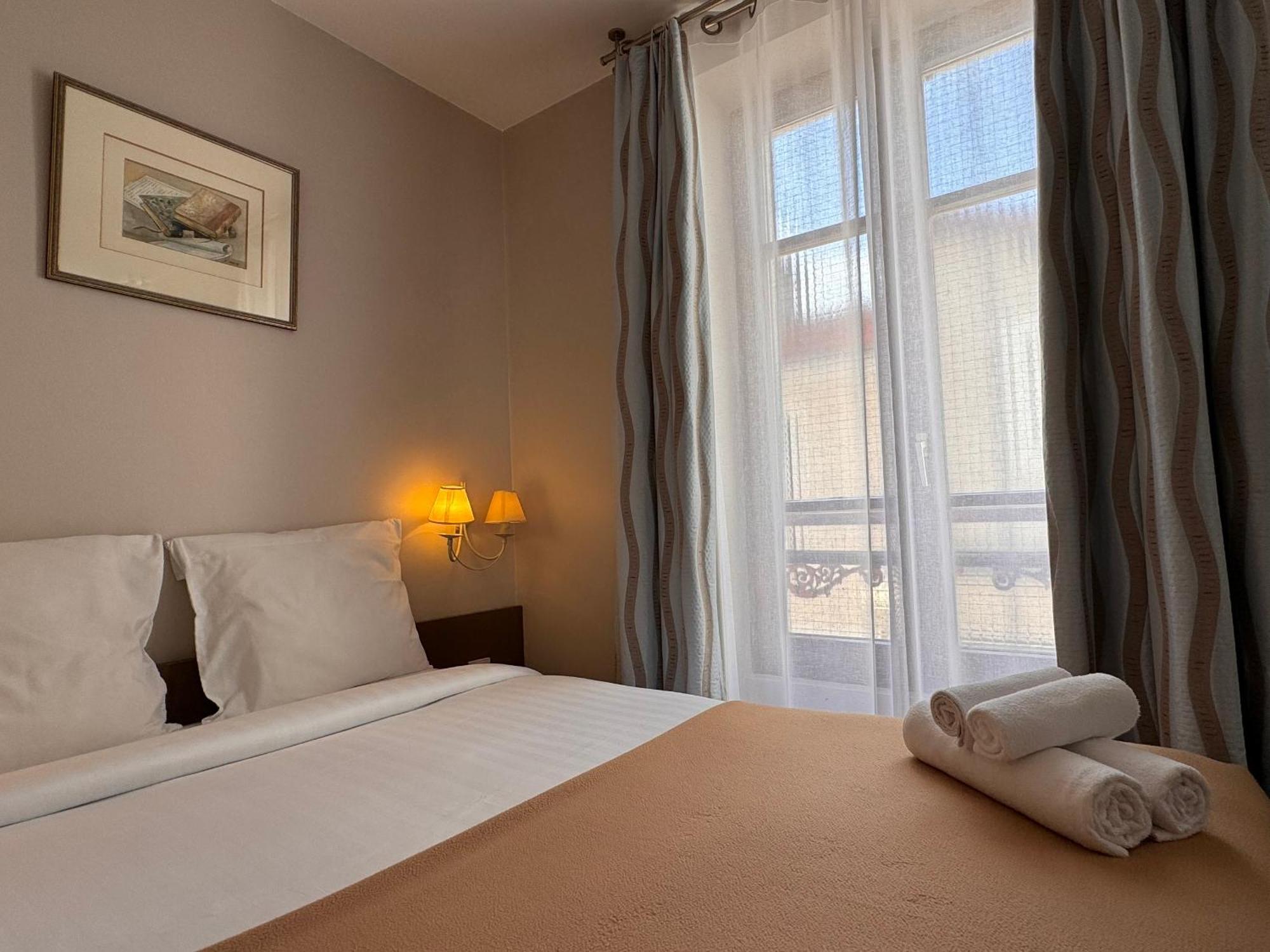 Hotel Paris Vesinet- Logis Hotel Restaurant Le Vésinet Eksteriør bilde
