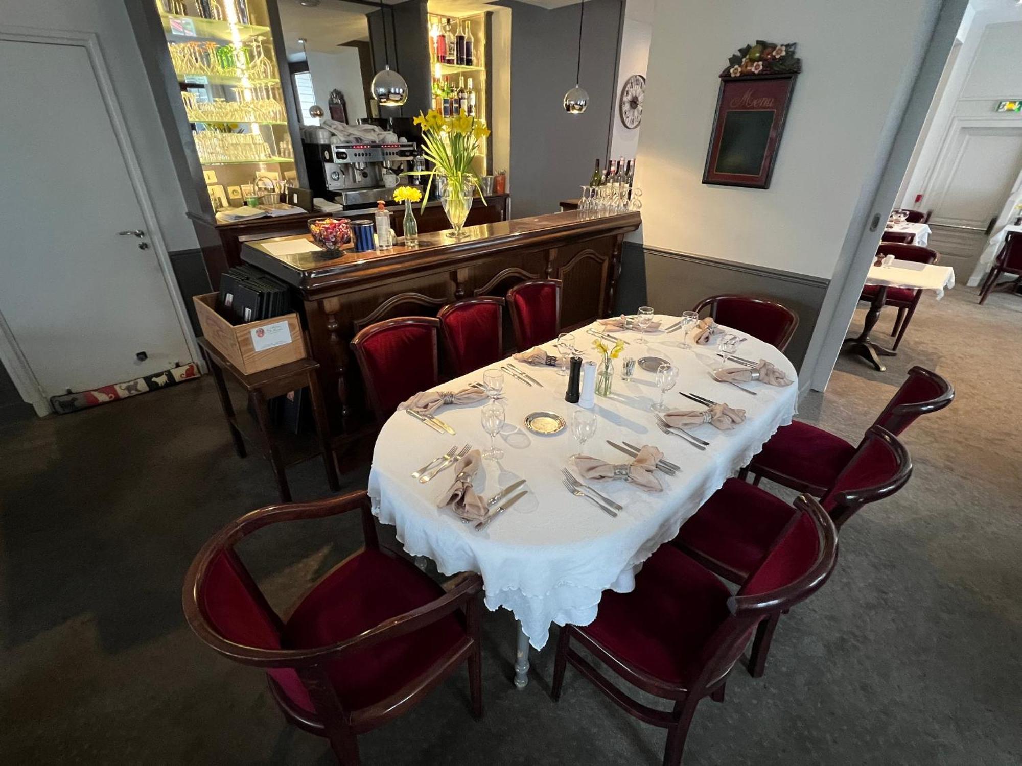 Hotel Paris Vesinet- Logis Hotel Restaurant Le Vésinet Eksteriør bilde