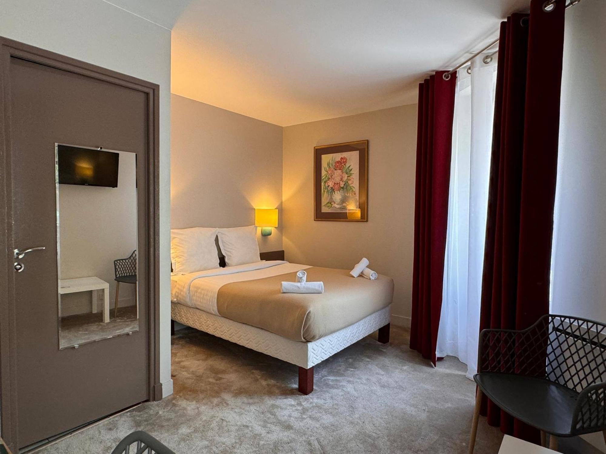 Hotel Paris Vesinet- Logis Hotel Restaurant Le Vésinet Eksteriør bilde