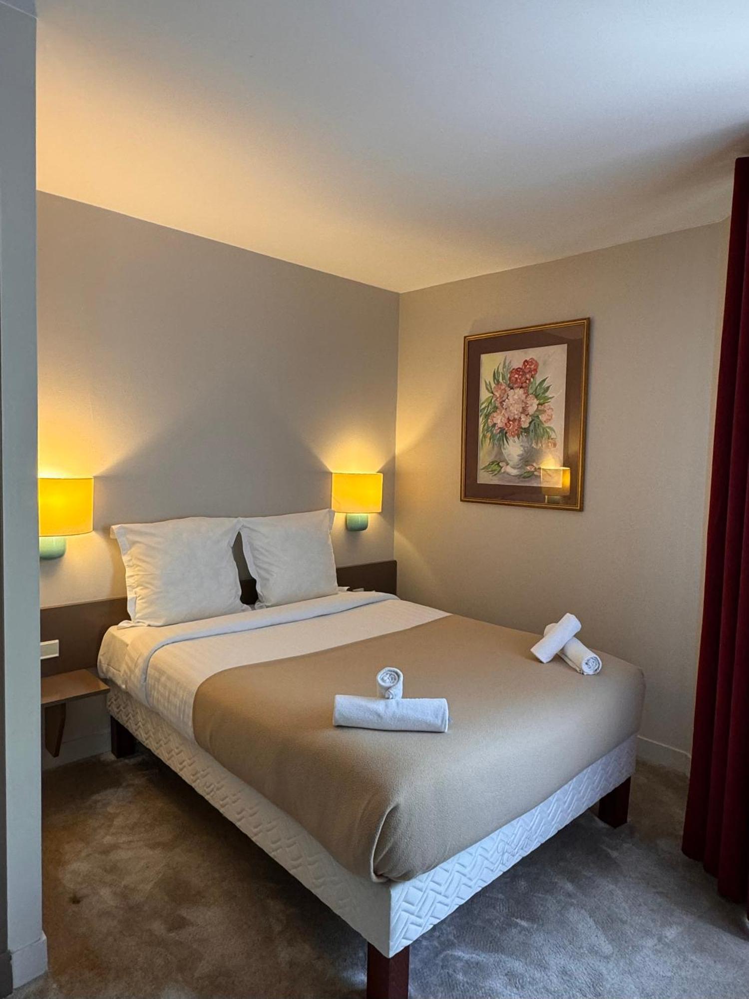 Hotel Paris Vesinet- Logis Hotel Restaurant Le Vésinet Eksteriør bilde