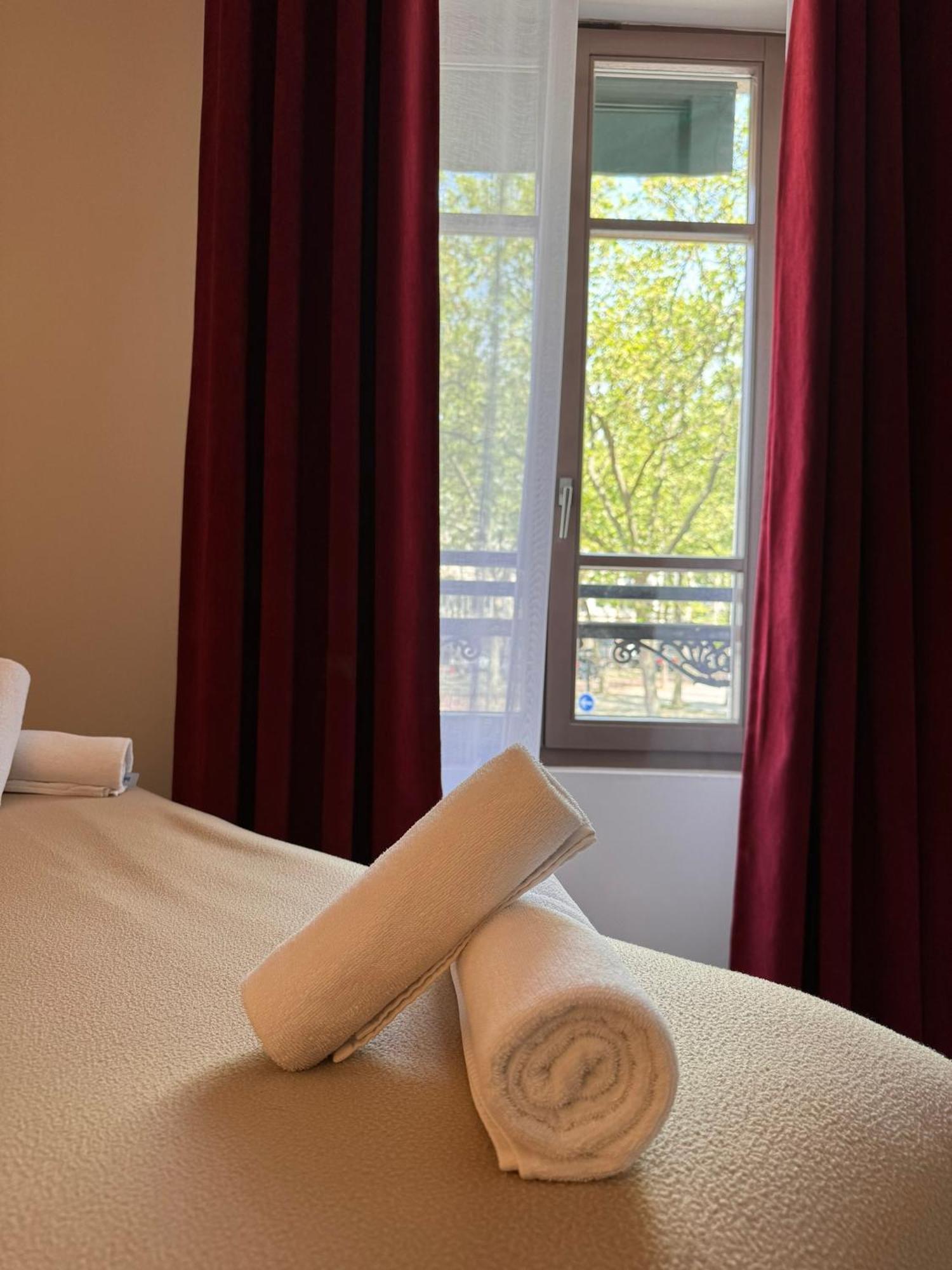 Hotel Paris Vesinet- Logis Hotel Restaurant Le Vésinet Eksteriør bilde